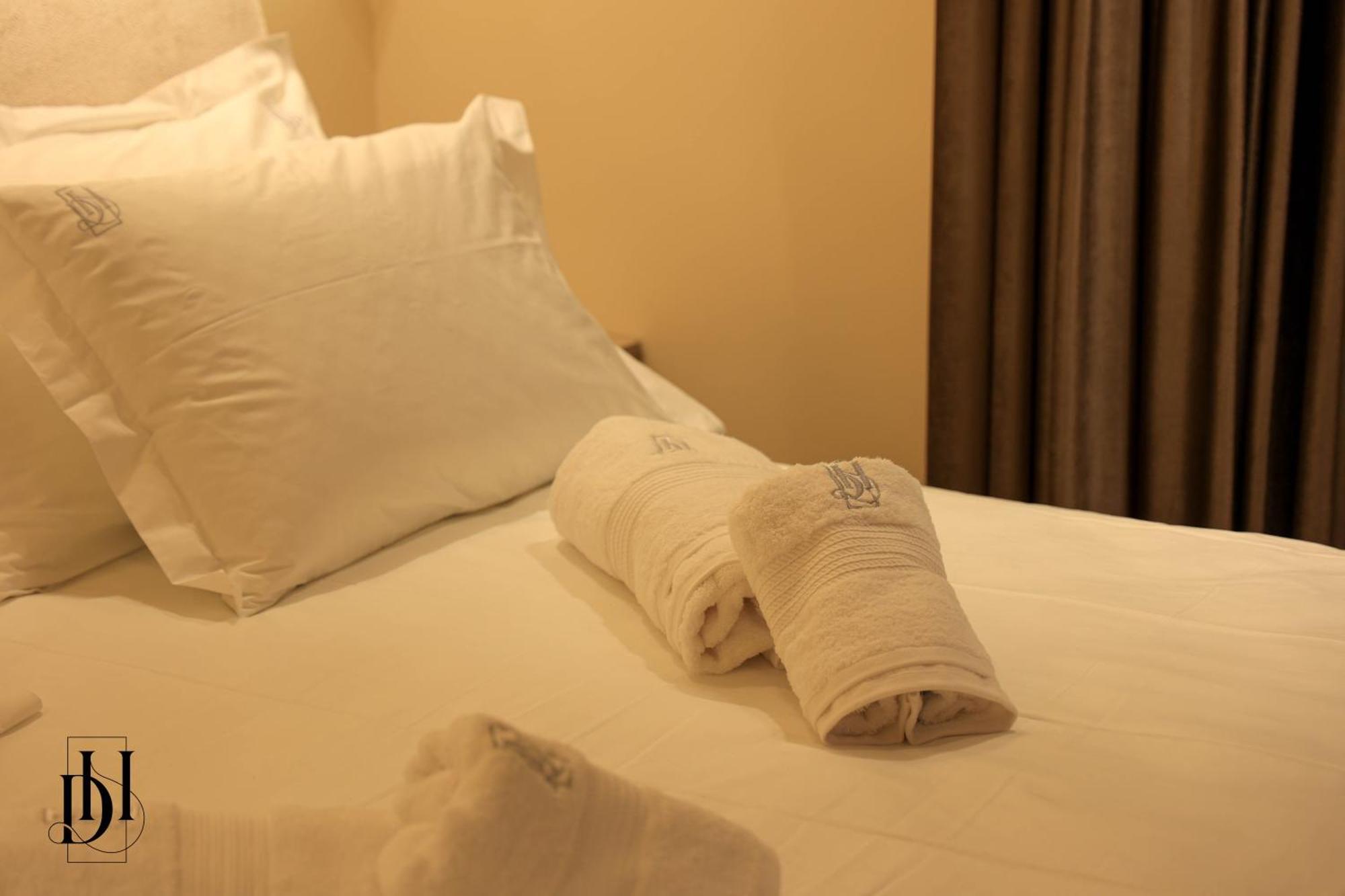 Deha Rooms & Apartments Tirana Kültér fotó